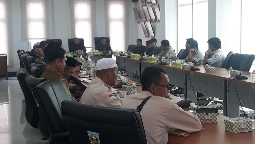 komisi-ii-dprd-dharmasraya-tegur-pks-nakal-dalam-rapat-pengawasan