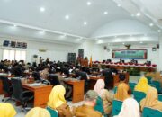 bupati-tanah-datar-sampaikan-lpj-apbd-setebal-50-halaman-pada-dprd