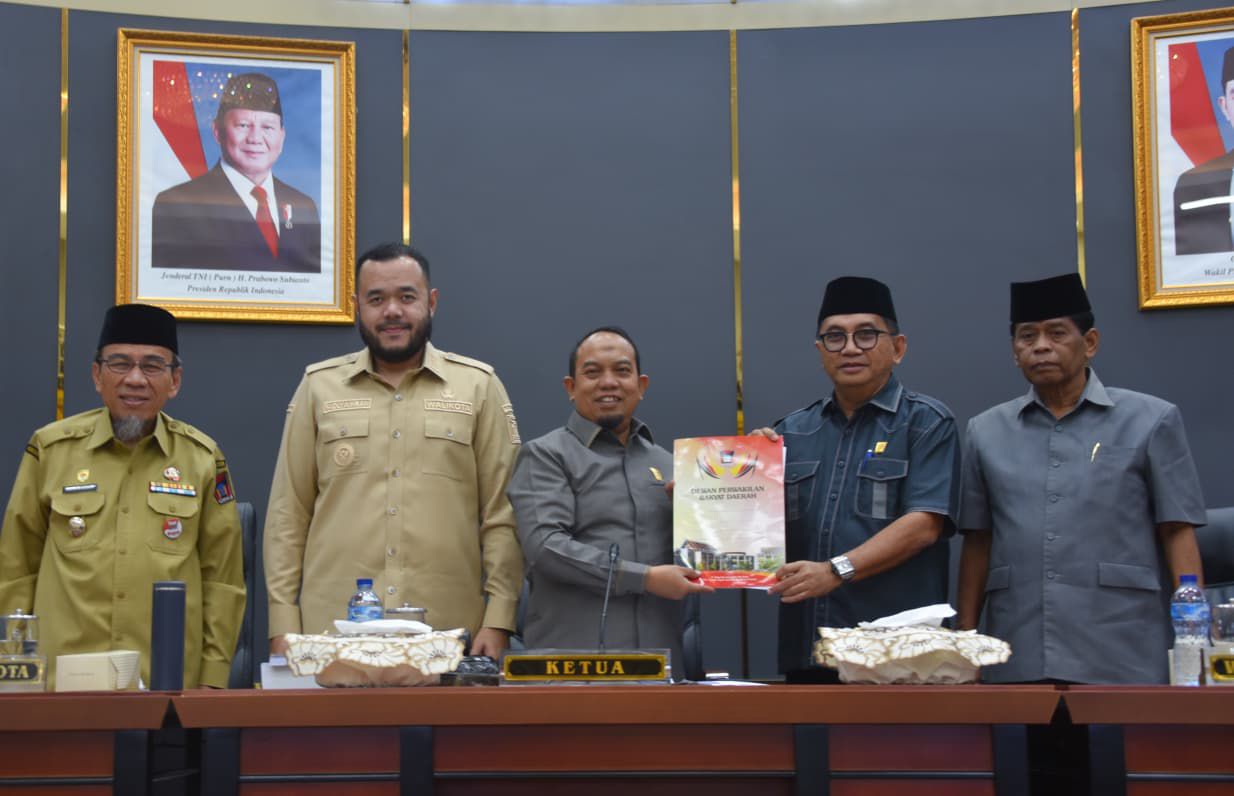 pad-kota-padang-naik-jadi-rp1,03-triliun,-fadly-amran-paparkan-perubahan-apbd-2026