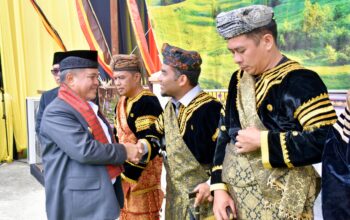 Bupati Agam Kukuhkan 43 Pangulu, Perkuat Peran Pemimpin Adat Nagari
