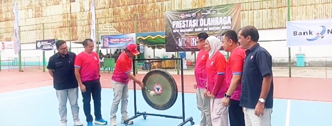 pembukaan-kejurnas-tenis-junior-tdp-imtc-–-semen-padang-cup-2026-bertabur-hadiah-luckydraw