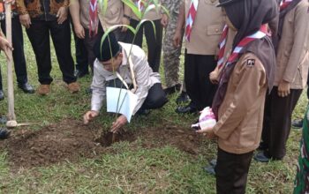 MAN 1 Padang Tanam Seribu Pohon Mitigasi Bencana Berbasis Ekoteologi