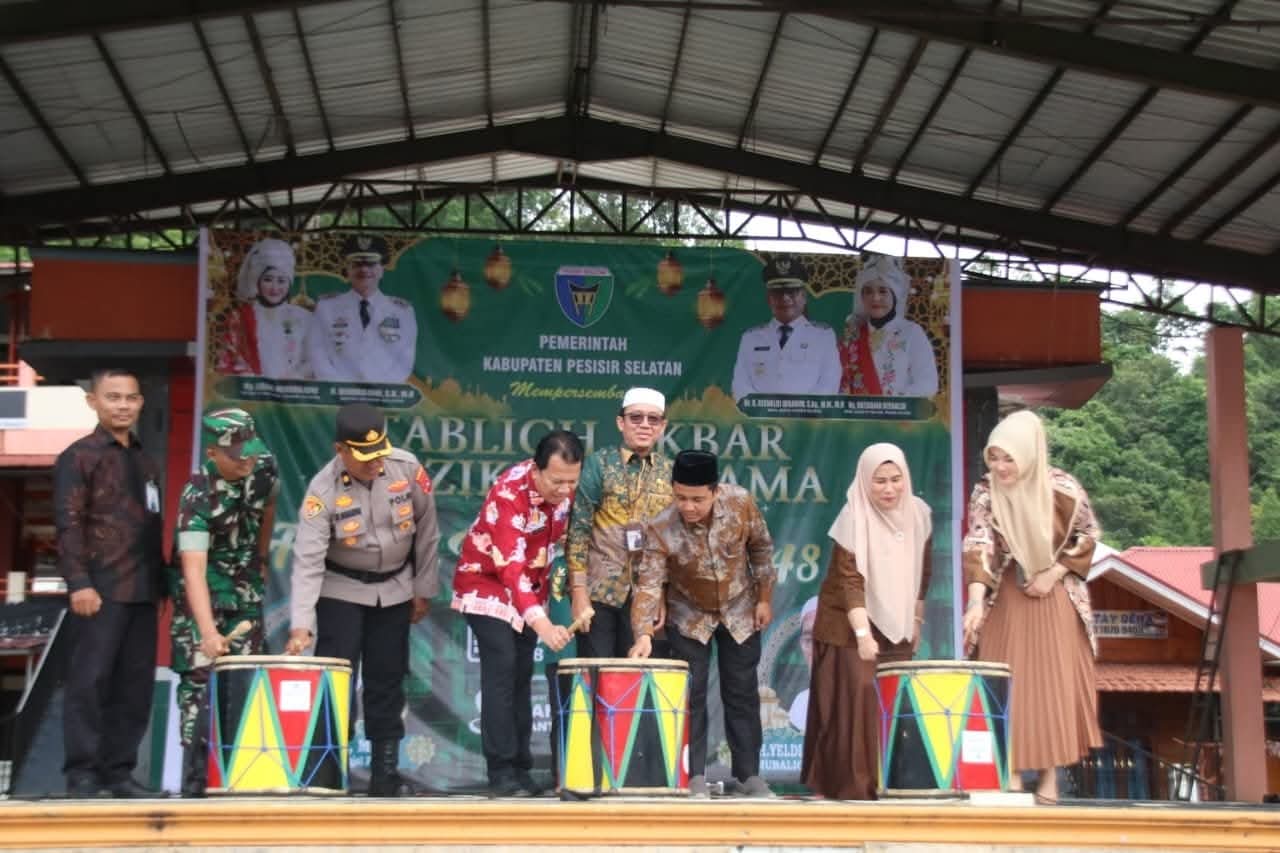 sekda-buka-festival-muharram-di-pantai-carocok