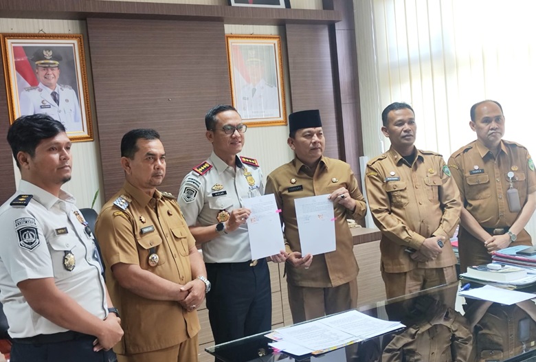 genjot-pelayanan-publik,-pemkab-pasaman-hibahkan-lahan untuk-pembangunan-kantor-baru-imigrasi