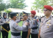 tingkatkan-kinerja-pelayanan,-polda-sumbar-naikkan-pangkat-1.274-personel