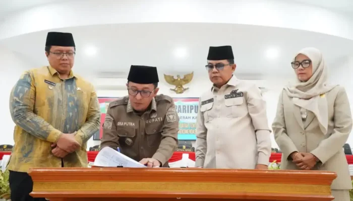 Delapan Fraksi DPRD Tanah Datar Sahkan Perda Pertanggungjawaban APBD 2025
