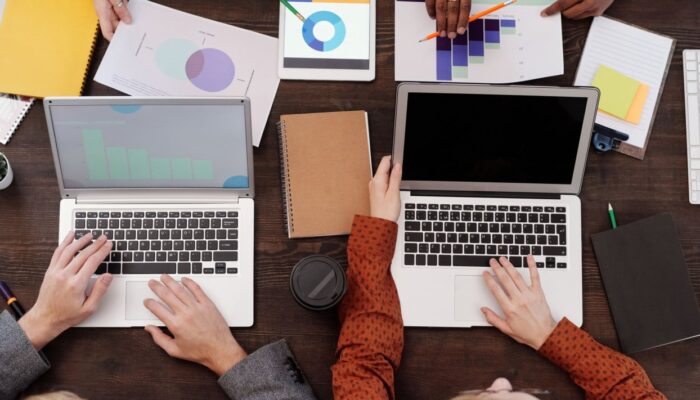 Produsen Laptop Global Berebut Dominasi Pasar dengan Inovasi Teknologi AI