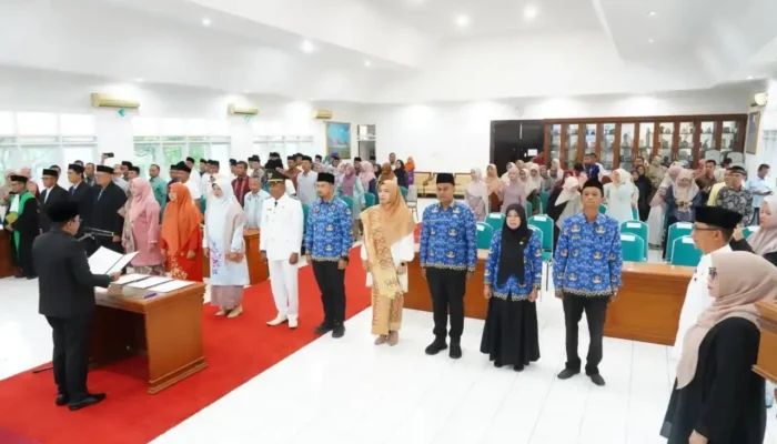 Bupati Eka Putra Lantik 12 Pejabat Baru Perkuat Birokrasi Tanah Datar