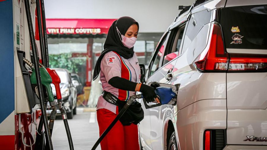 kendaraan-masih-mengular-di-spbu-sumbar,-pertamina-klaim-pasokan-bbm-tetap-aman