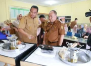 tingkatkan-ekonomi-warga,-pemko-pariaman-gelar-pelatihan-pembuatan-batik-cap