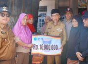 wakil-wali-kota-padang-serahkan-bantuan-korban-kebakaran-di-lubuk-begalung