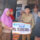 wakil-wali-kota-padang-serahkan-bantuan-korban-kebakaran-di-lubuk-begalung