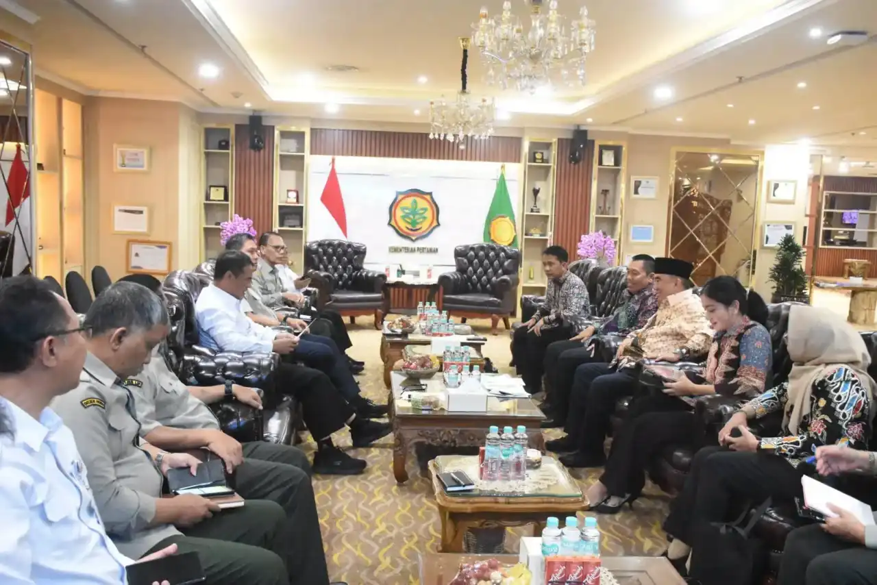 kementan-setujui-bantuan-optimalisasi-lahan-dan-pakan-mandiri-di-dharmasraya