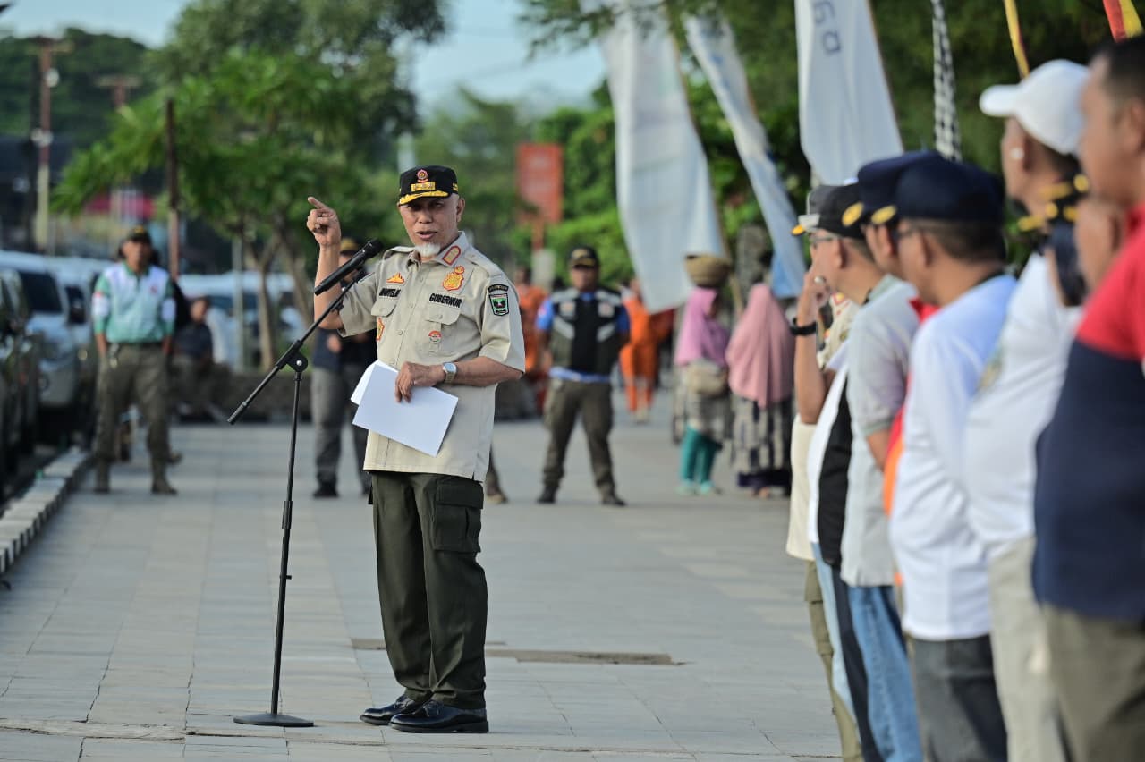 mahyeldi-ajak-warga-jadikan-budaya-bersih-gaya-hidup-lewat-gerakan-indonesia-asri