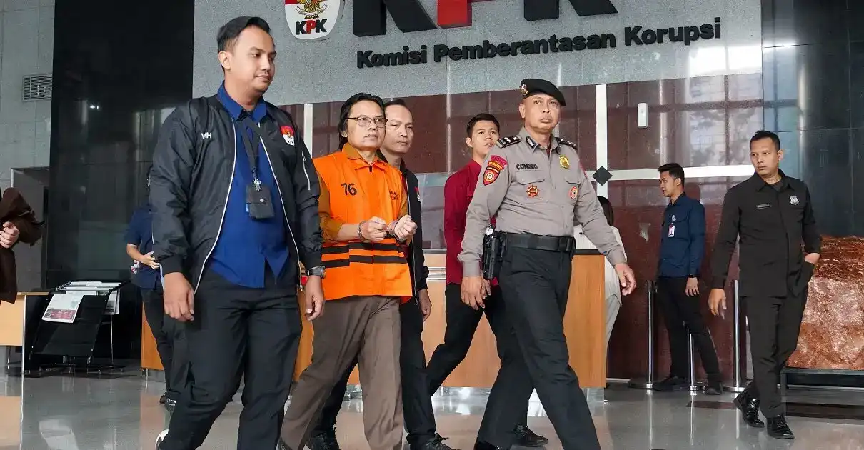 tuntaskan-kasus-gratifikasi-rp30-miliar,-kpk-tahan-mantan-sekjen-mpr-ri