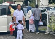 imbauan-gubernur-mahyedli-direspons-positif,-banyak-ayah-antar-anak-pada-hari-pertama-sekolah