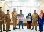 pemko-pariaman-salurkan-bantuan-modal-usaha-bagi-57-korban-bencana-hidrometeorologi