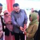 fadly-amran-serahkan-kunci-hunsela,-hadirkan-harapan-baru-bagi-penyintas-bencana-di-padang