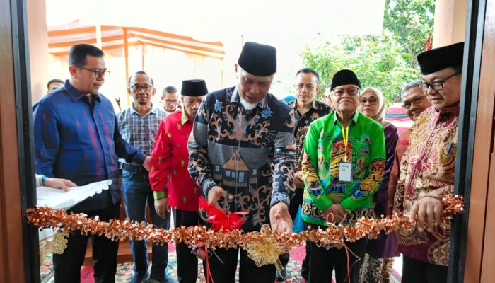 Gubernur Mahyeldi Resmikan Asrama Putri SMAN 1 Bukittinggi Perkuat Pendidikan Karakter