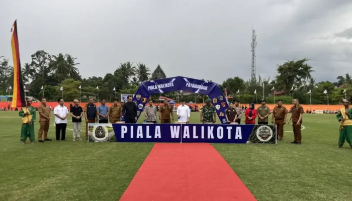 Walikota Payakumbuh Membuka Turnamen Sepakbola Lintas Provinsi di Lapangan Tantawi