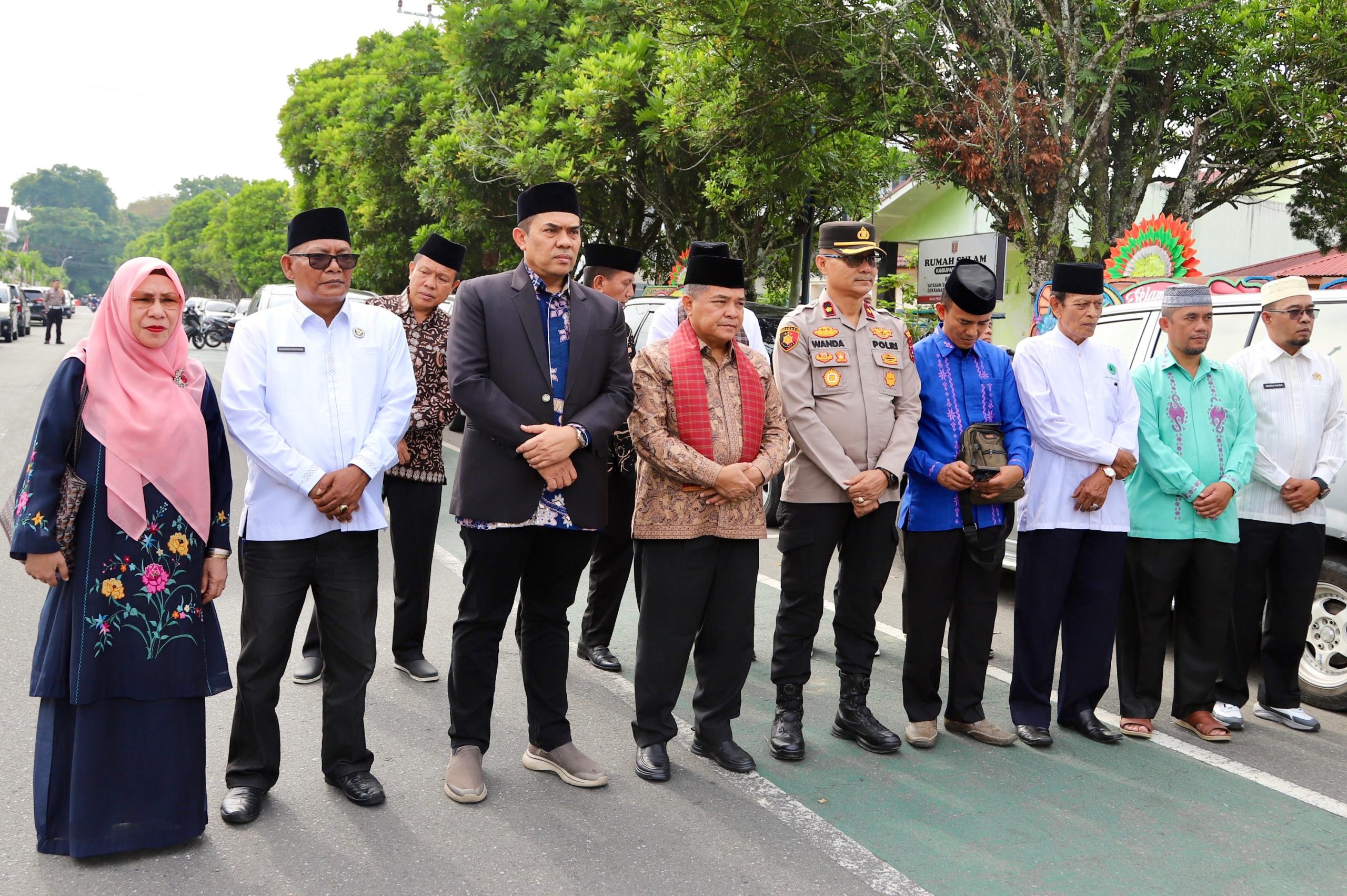 bupati-agam-hadiri-tasyakuran-haji-2026,-seluruh-jamaah-selamat-sampai-ke-tanah-air