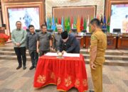 ranperda-pertanggungjawaban-apbd-2025-disetujui,-mahyeldi:-masukan-dprd-jadi-evaluasi-perbaikan-tata-kelola