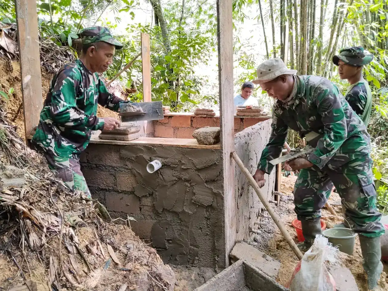 ribuan-warga-jorong-buluh-kasok-bakal-mendapatkan-fasilitas-air-bersih-lewat-program-tni-manunggal-air