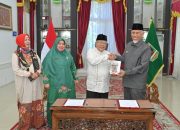 mahyeldi-ajak-kampus-jadikan-hibah-buku-sastra-tamil-media-penguat-riset-dan-pelestarian-warisan-minangkabau