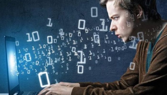 Integrasi AI Mengubah Peran Programmer Menjadi Perancang Sistem yang Strategis