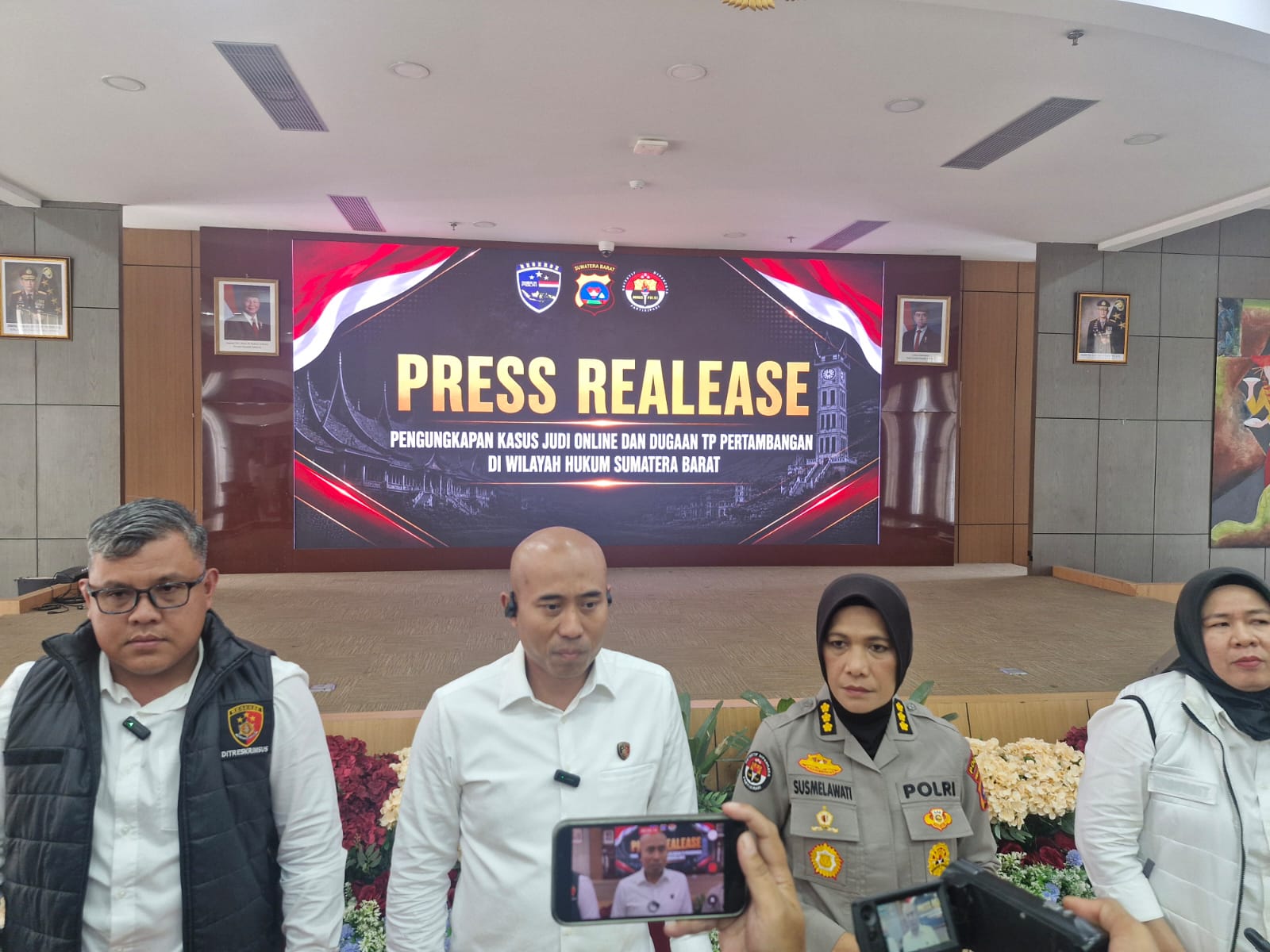 polda-sumbar-tegas-berantas-peti,-kombes-pol-andry-kurniawan:-penambang-ilegal-akan-ditindak-tanpa-kompromi