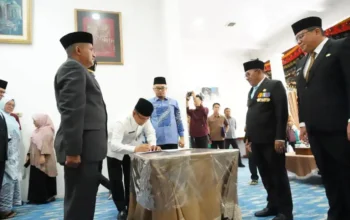 Bupati Eka Putra Lantik 13 Pejabat demi Optimalkan Pelayanan Publik