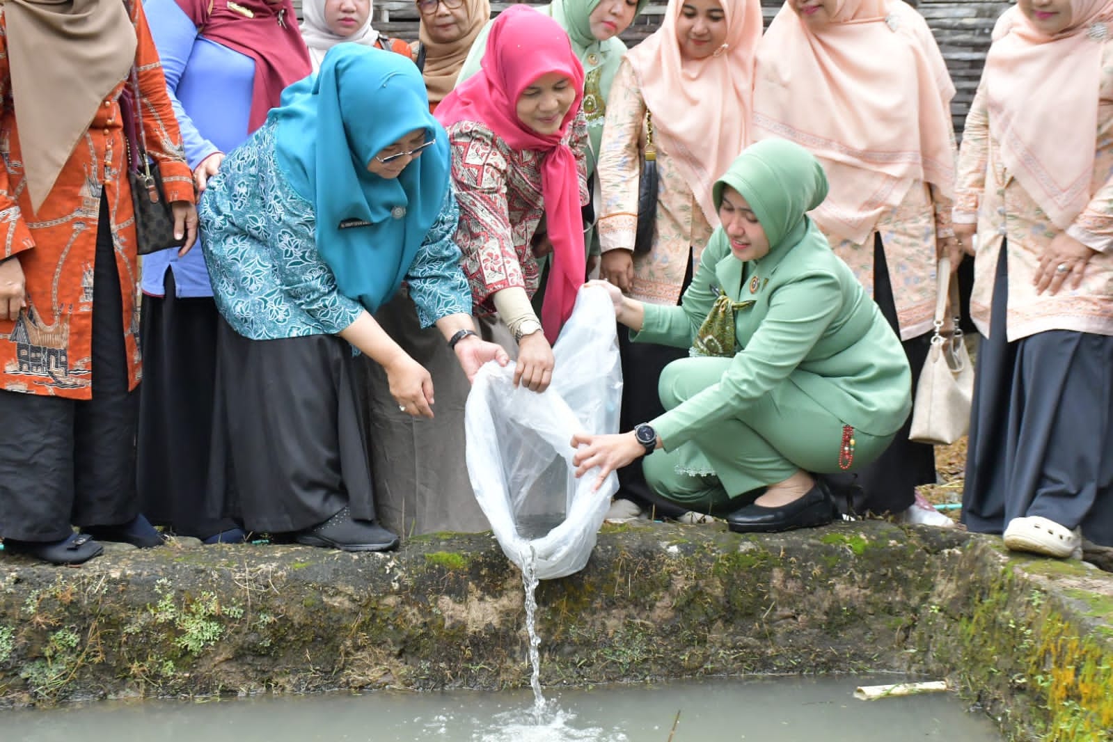 tinjau-tmmd-di-palupuah,-pemkab-agam-tegaskan-pentingnya-persatuan-dalam-membangun-daerah