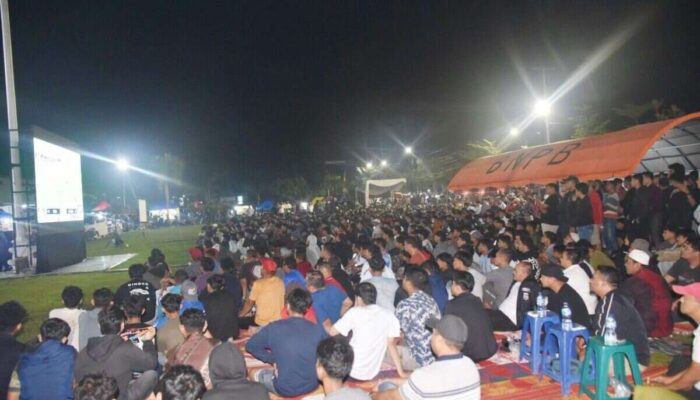 Ribuan Warga Pariaman Padati Halaman Balaikota Saksikan Nobar Final Piala Dunia