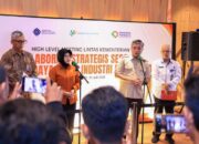 Menaker saat menjadi narasumber pada High Level Meeting (HLM) Lintas Kementerian bertema "Kolaborasi SE 2026, Fondasi Daya Saing Industri Masa Depan" yang diselenggarakan Badan Pusat Statistik (BPS) RI di Bekasi, Jawa Barat, Selasa (21/7/2026).