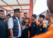tinjau-hari-pertama-sekolah-rakyat,-wagub-vasko-terharu-dengar-pengakuan-siswa-sekolah-rakyat:-ada-komputer-dan-kamarnya-lebih-bagus-dari-rumah