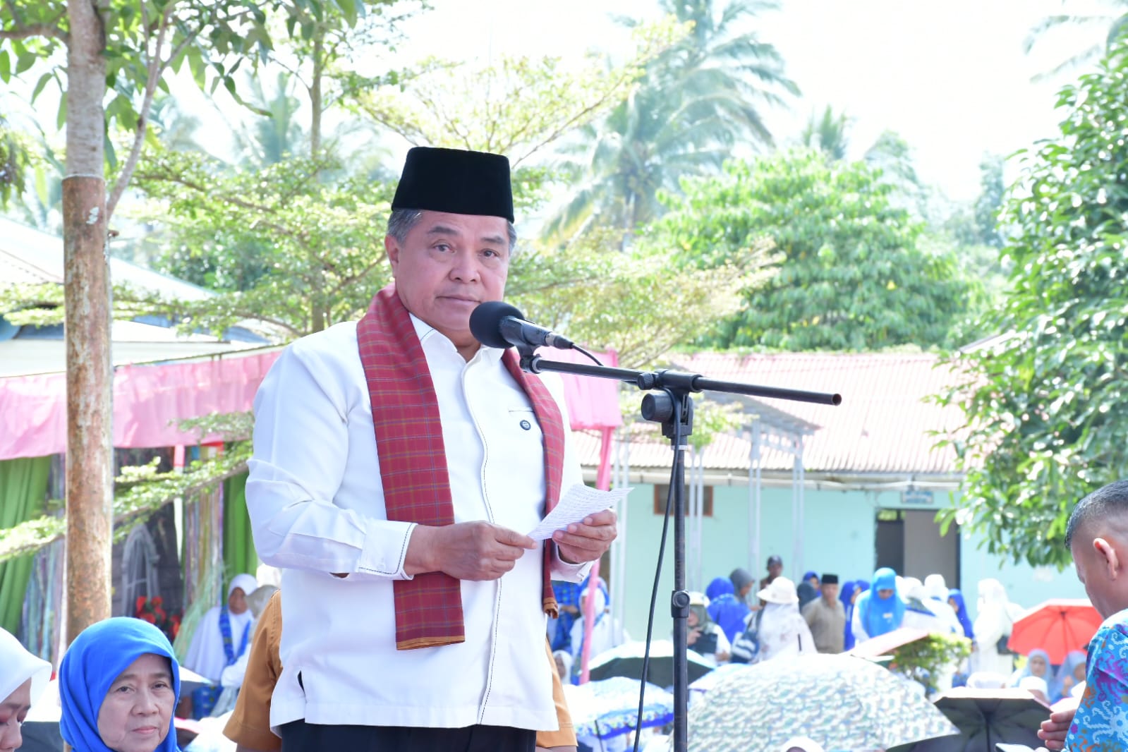 ribuan-jamaah-semarakkan-dakwah-wisata-bkmt-sumbar-,-bupati-agam-:-perkuat-silaturrahmi,-ramaikan-masjid