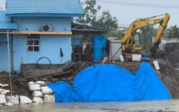 Perumda Air Minum Padang Bersihkan Material Banjir Pulihkan Distribusi Air Pelanggan