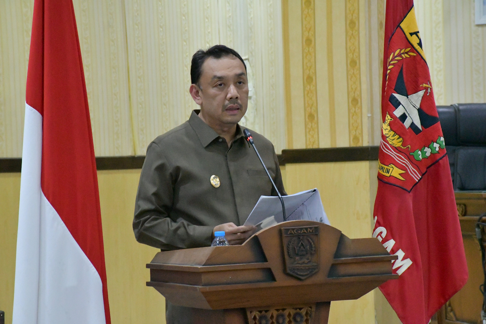 wabup-agam-sampaikan-rancangan-perubahan-kua-ppas-apbd-2026 
