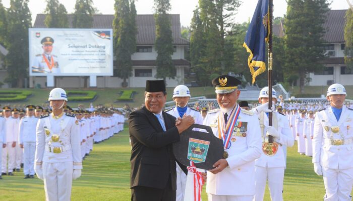 IPDN Anugerahi Gubernur Mahyeldi Penghargaan Kartika Pamong Praja Madya