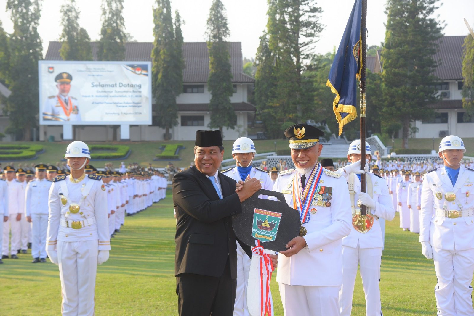 gubernur-mahyeldi-raih-penghargaan-kartika-pamong-praja-madya-dari-ipdn