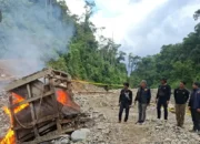 polres-solok-selatan-musnahkan-peralatan-tambang-emas-ilegal-di-sungai-bangko