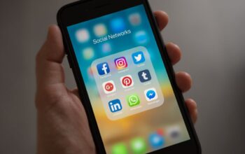Dua Ponsel Rp1 Jutaan yang Tingkatkan Produktivitas Kerja Social Media Specialist