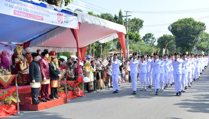 Semarak HUT RI ke-81, Ribuan Warga Agam Tumpah Ruah dalam Pawai Alegoris