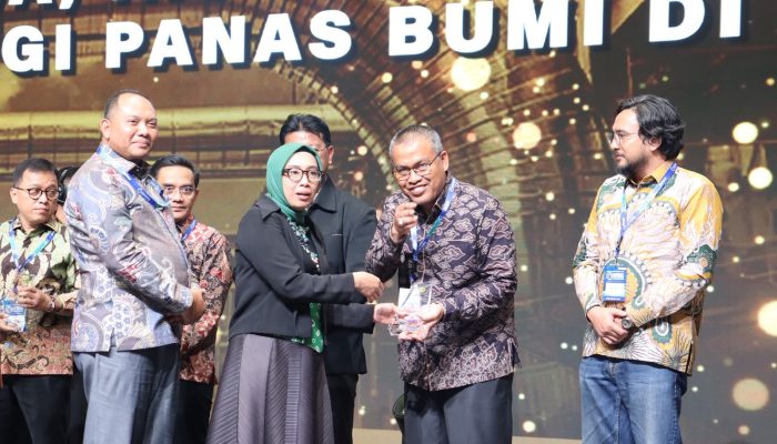 Pemprov Sumbar Raih Penghargaan Kementerian ESDM atas Komitmen Investasi Panas Bumi
