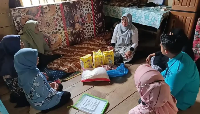 Pemko Padang Salurkan Bantuan Tanggap Darurat bagi Lansia di Air Pacah