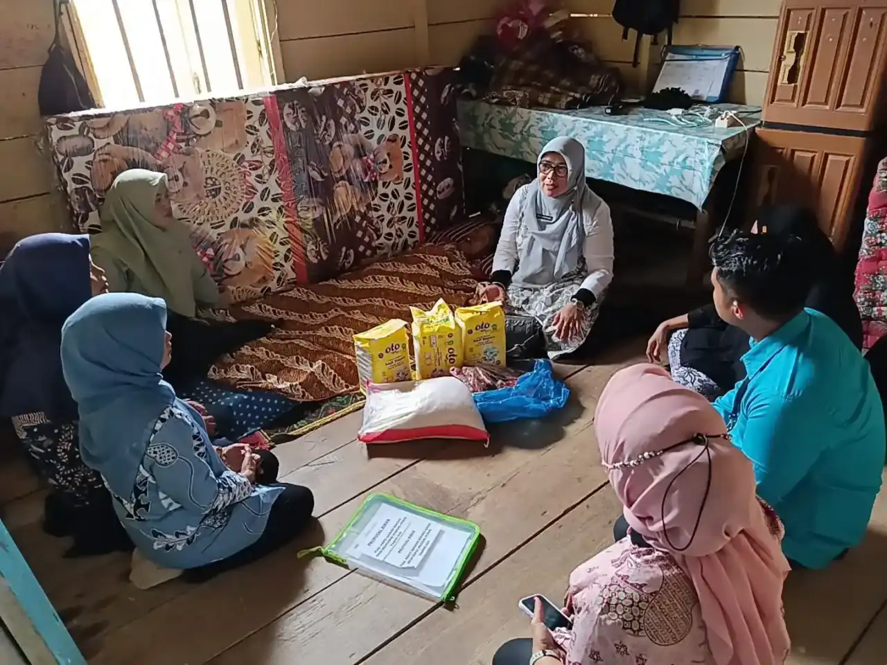 pemko-padang-gerak-cepat-salurkan-bantuan-untuk-lansia-sakit-di-air-pacah