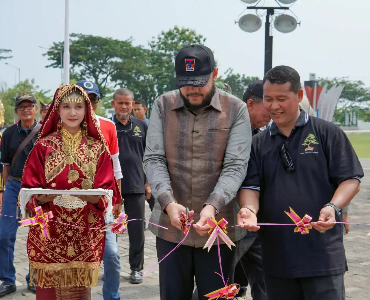 wali-kota-dorong-pameran-bonsai-padang-jadi-ajang-skala-nasional