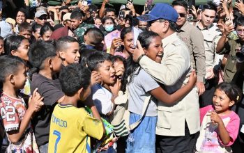 Prabowo Tinjau Pengungsi Nagekeo dan Pastikan Percepatan Pemulihan Pasca Gempa