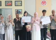 dorong-kemandirian-ekonomi,-dekranasda-padang-resmi-tutup-pelatihan-membatik-2026