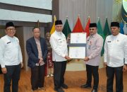 serahkan-16-sertifikat-wbtbi,-mahyeldi:-budaya-harus-dijaga-dan-dipraktikkan